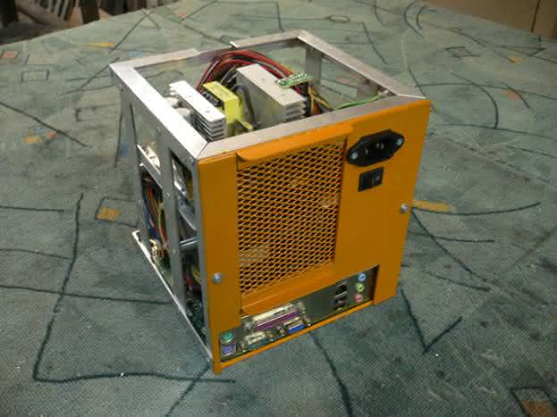 wall-e-computer-case-mod-94 wall-e-computer-case-mod-94